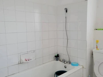 2 Bedroom Flat & Apartment