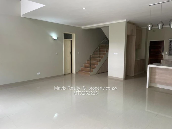 3 Bedroom Apartment to Rent in Greencroft