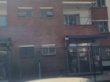 2 Bedroom Flat & Apartment