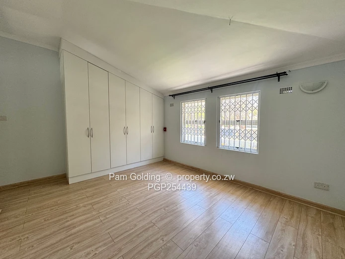 Newlands – Spacious 3 Bedroom Townhouse In Exclusive Complex
