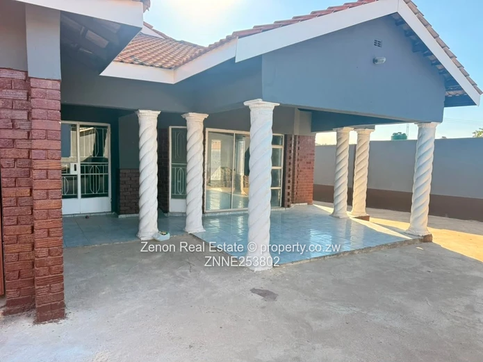 Ruwa Chipukutu Park. 5 Bedroomed House. $140K , 806sqm.deeds