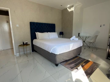 7 Bedroom House