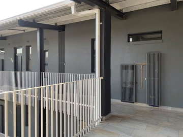 2 Bedroom Flat & Apartment