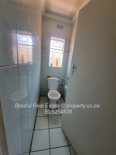 4 bedroom house for sale in Marimba 