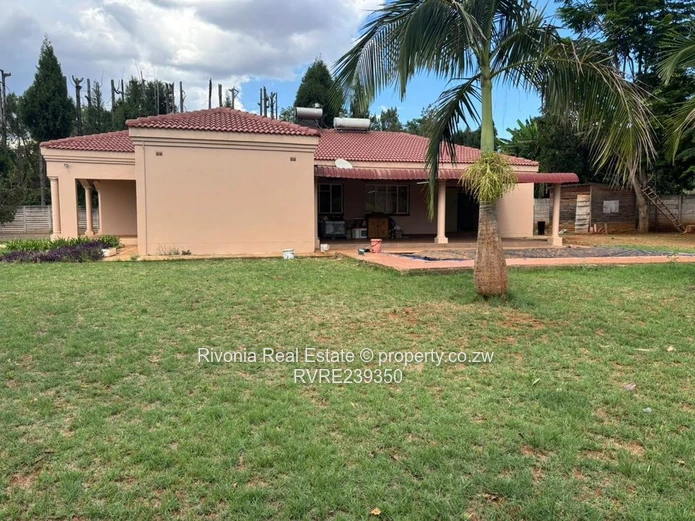 Borrowdale 4beds house 2000sqm 320k