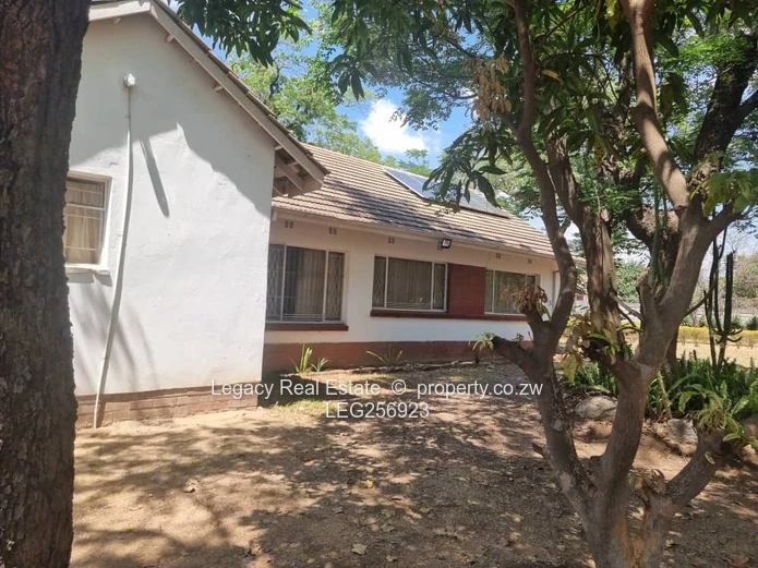 Spacious 3-Bed Home with Borehole on 7,078 m² in Waterfalls with a bedsitter extension