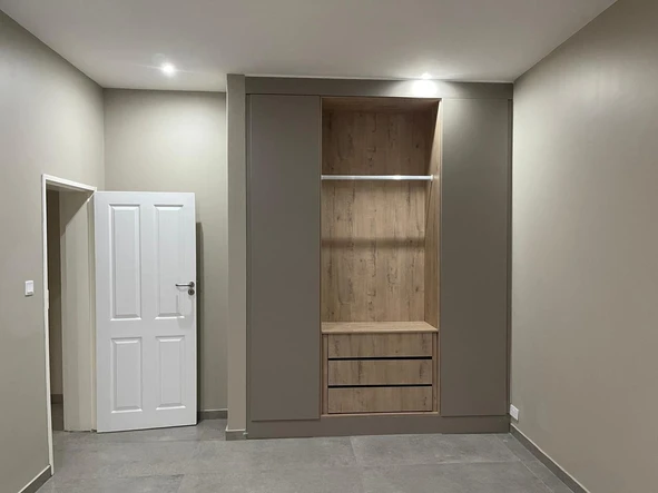 4 Bedroom Flat & Apartment
