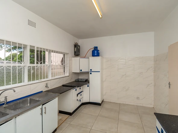 3 Bedroom Flat & Apartment