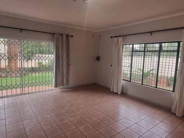 3 Bedroom Flat & Apartment