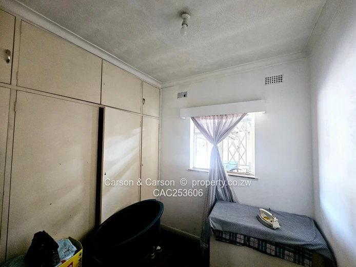 4 bedroomed house for sale in Queensdale