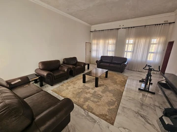 6 Bedroom House