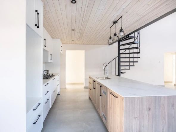 3 Bedroom Flat & Apartment