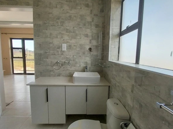 3 Bedroom Flat & Apartment