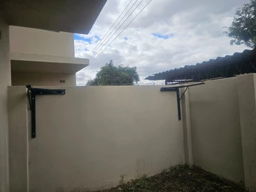 2 Bedroom Flat & Apartment