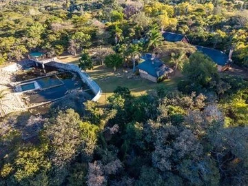 Farm & Agricultural Land