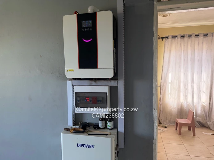 2 bedroomed main en-suite in Waterfalls near waterfalls shops (Sole Mandate)