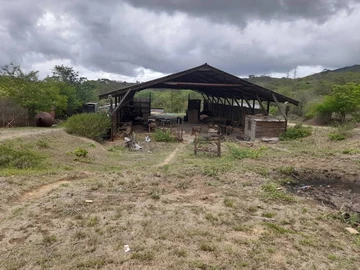 Commercial & Industrial Land