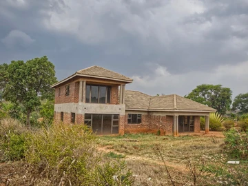 5 Bedroom House