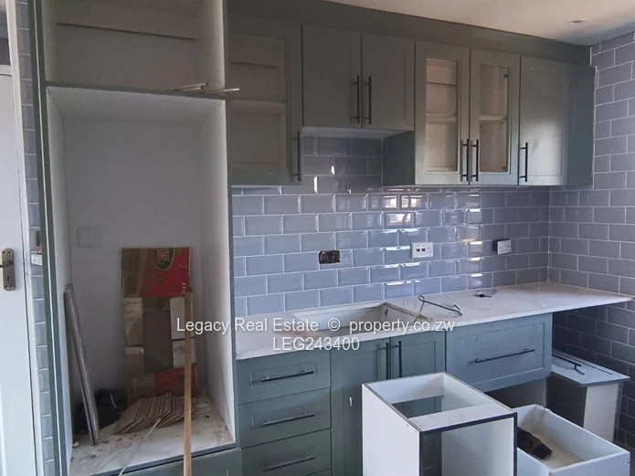 Secure And Well-Maintained 4 Bedroom House In Arlington Park