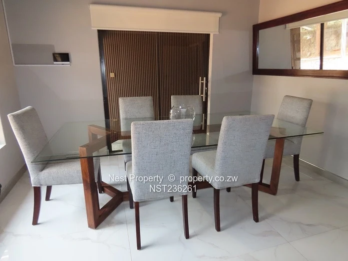 Townhouse Modern - 6 Bed House in Rolf Valley!