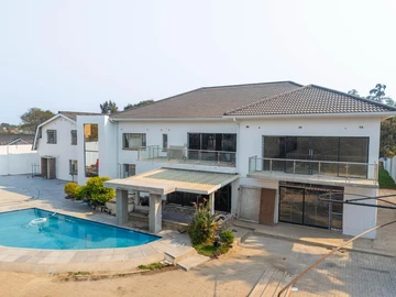 7 Bedroom House