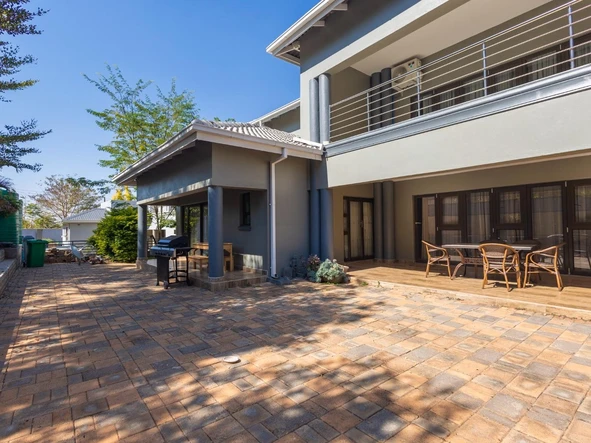 6 Bedroom House