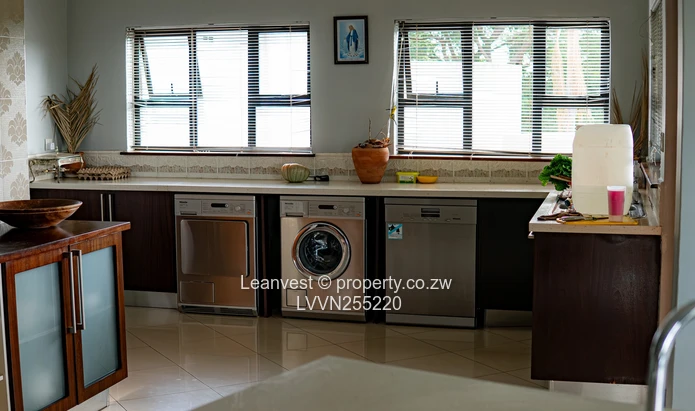 Glen Lorne Folyjon House For Sale 