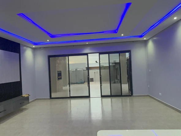 3 Bedroom Flat & Apartment