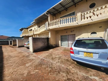 2 Bedroom Flat & Apartment