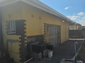 6 Bedroom House