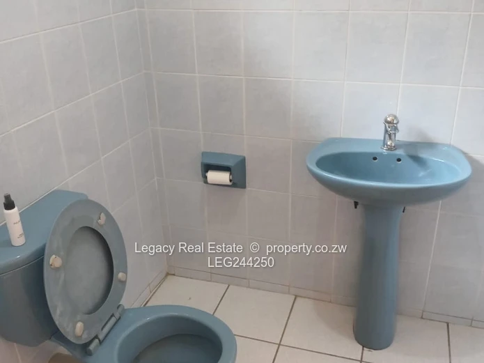 Gated Folyjon Glen Lorne 4-Bed Home with Pool & Garden