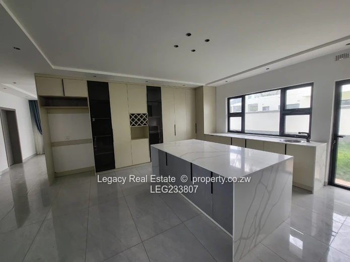 Exclusive High-End 5-Bedroom Residence in Pomona,Modern Luxury Living