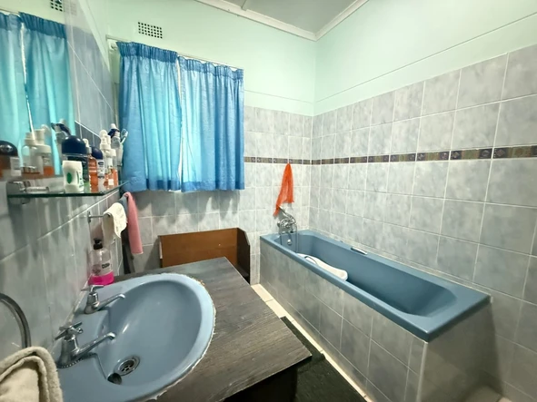 Farm & Agricultural Land