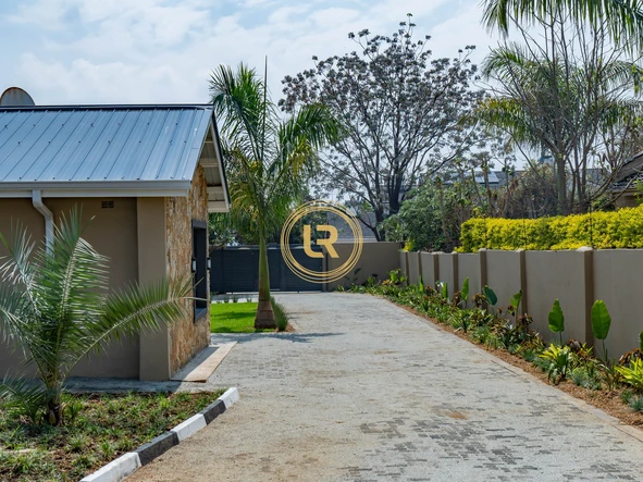 6 Bedroom House