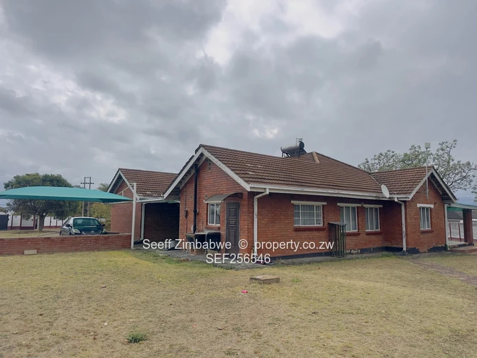 3 bed house on 4136sqm for sale in Old Windsor, Ruwa