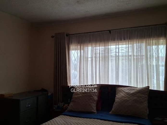 Renovated 3-Bed with Enclosed Patio & Garden — Mabelreign