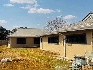 6 Bedroom House