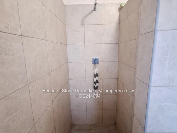 Spacious 5 Bedroom Family Home in Mazowe 