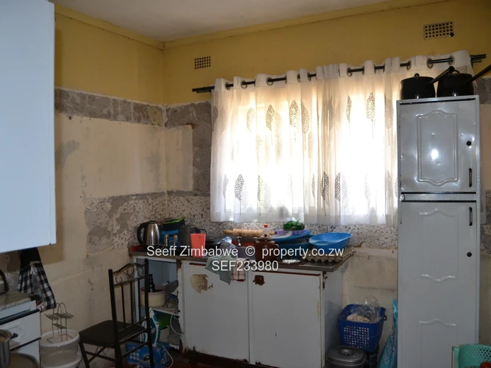 House For Sale Zengeza 5 , Chitungwiza (Sole Mandate)