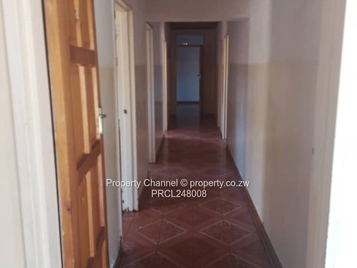 A Spacious 4-Bed House in Bloomingdale