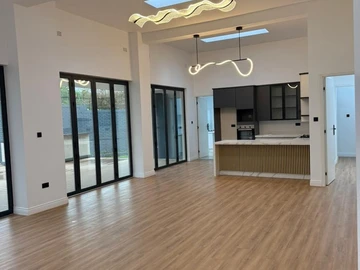 4 Bedroom Garden Flat