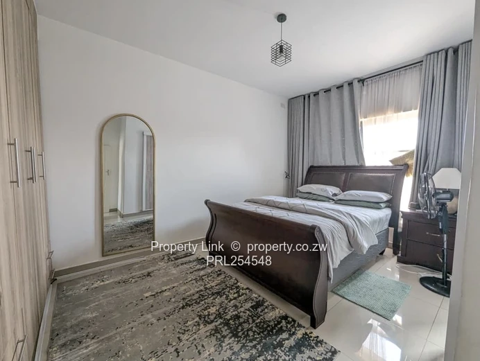 Perfect Blend Of Well-Established & Modern Flat