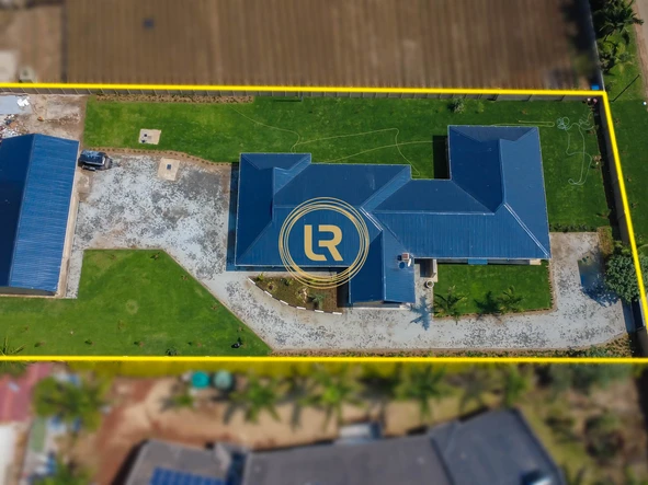 6 Bedroom House
