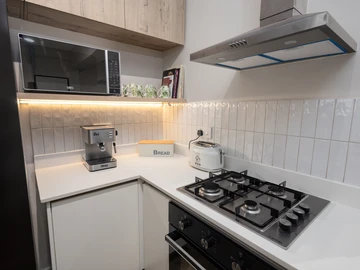 3 Bedroom Flat & Apartment