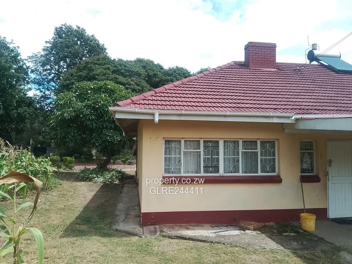 Red-roofed 3-bed Waterfalls Home on 3200m² — Borehole & Veranda