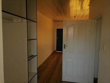 3 Bedroom Flat & Apartment
