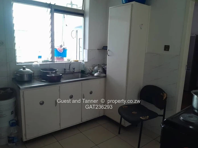 Modern 2-BR Flat for Sale at Chelmscote Mansion, Bainnes Ave – Borehole, Elevator & Sectional Title