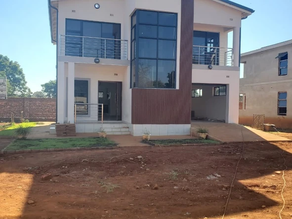 4 Bedroom Flat & Apartment