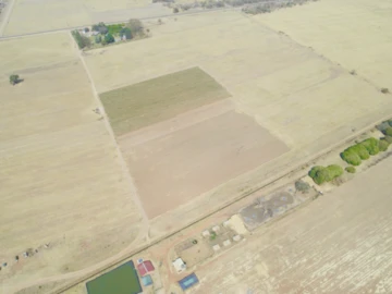 Farm & Agricultural Land