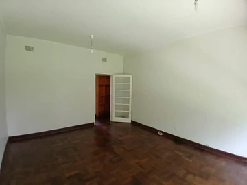 2 Bedroom Flat & Apartment